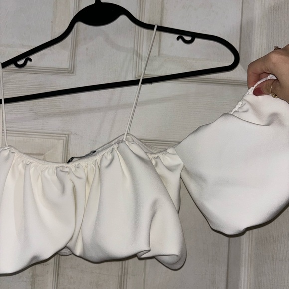 ZARA Puffy sleeves white  top - Picture 5 of 6